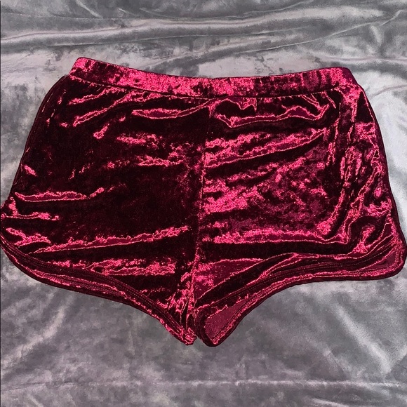 Velvet Shorts - Picture 1 of 2